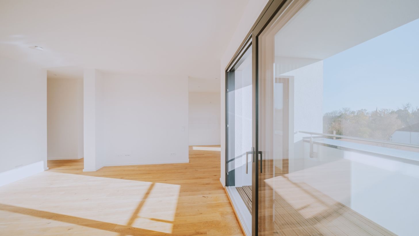 Wohnung mit lichtdurchfluteten Räumen und Balkon 